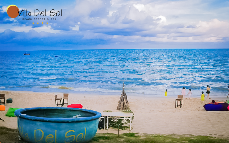Hoàng hôn tại Villa Del Sol Beach Resort & Spa